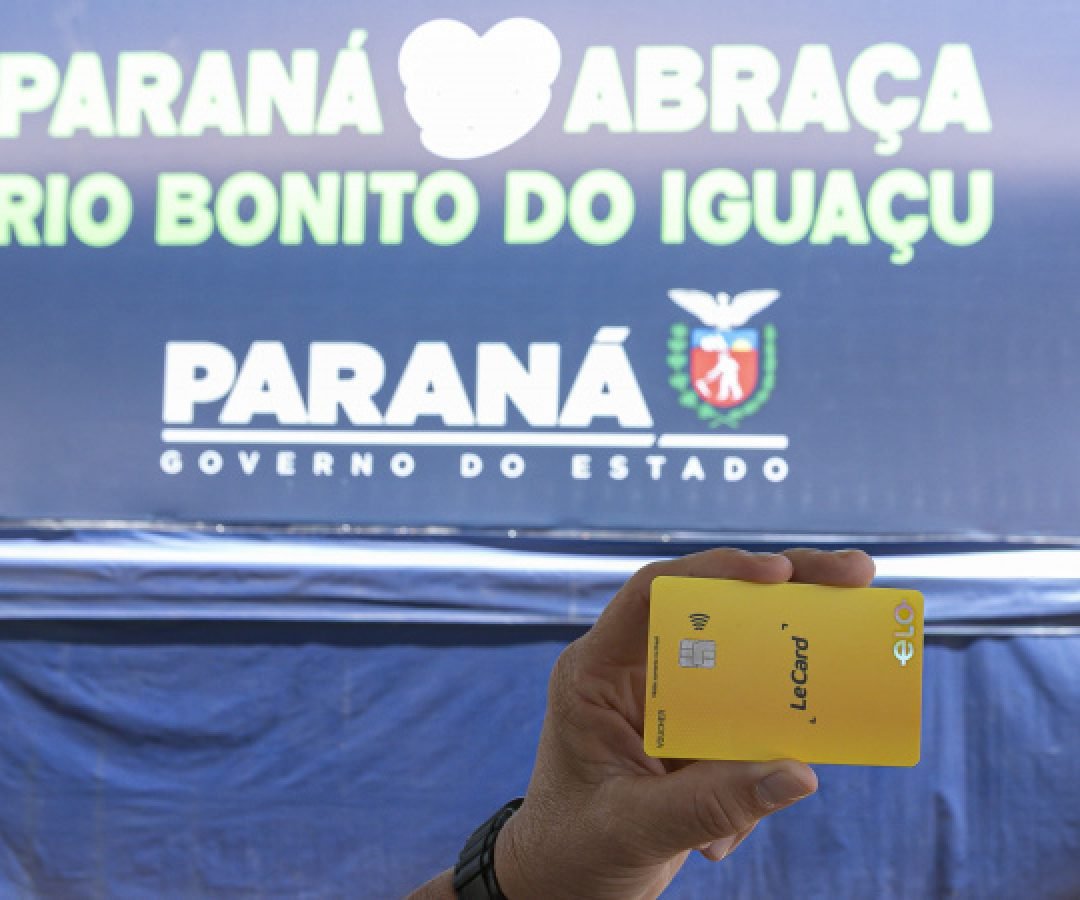 Reconstrução: Estado entrega nesta quinta mais 59 cartões a famílias de Rio Bonito do Iguaçu