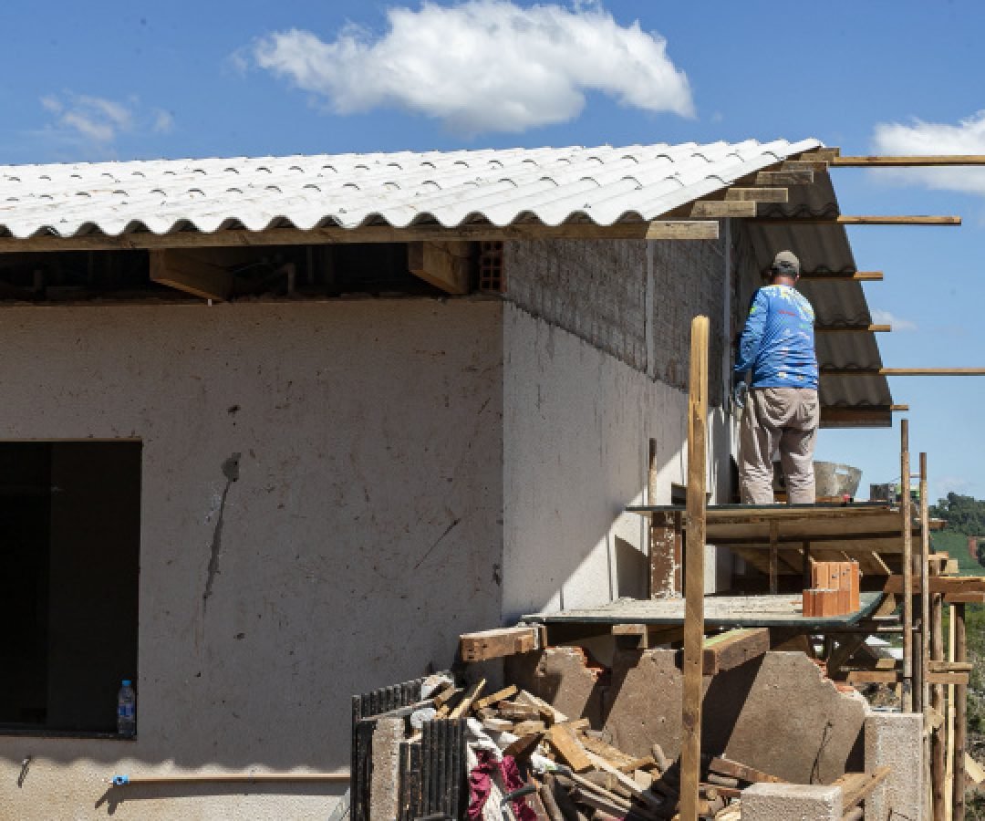 Governo envia mais 46 cartões do Programa Reconstrução para Rio Bonito do Iguaçu