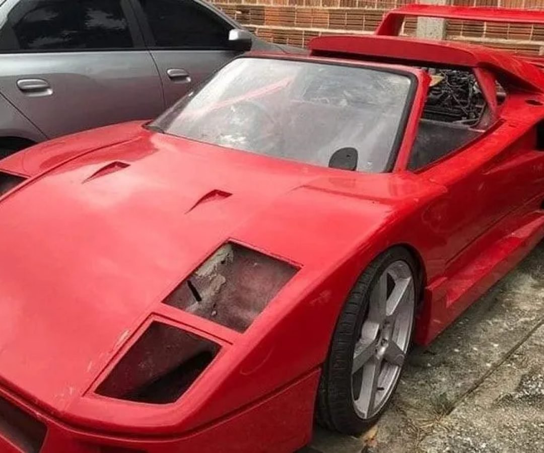 replica-ferrari-e1732120940269.jpg