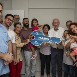 Com apoio do Estado, 512 famílias de Londrina passam a viver em casa própria