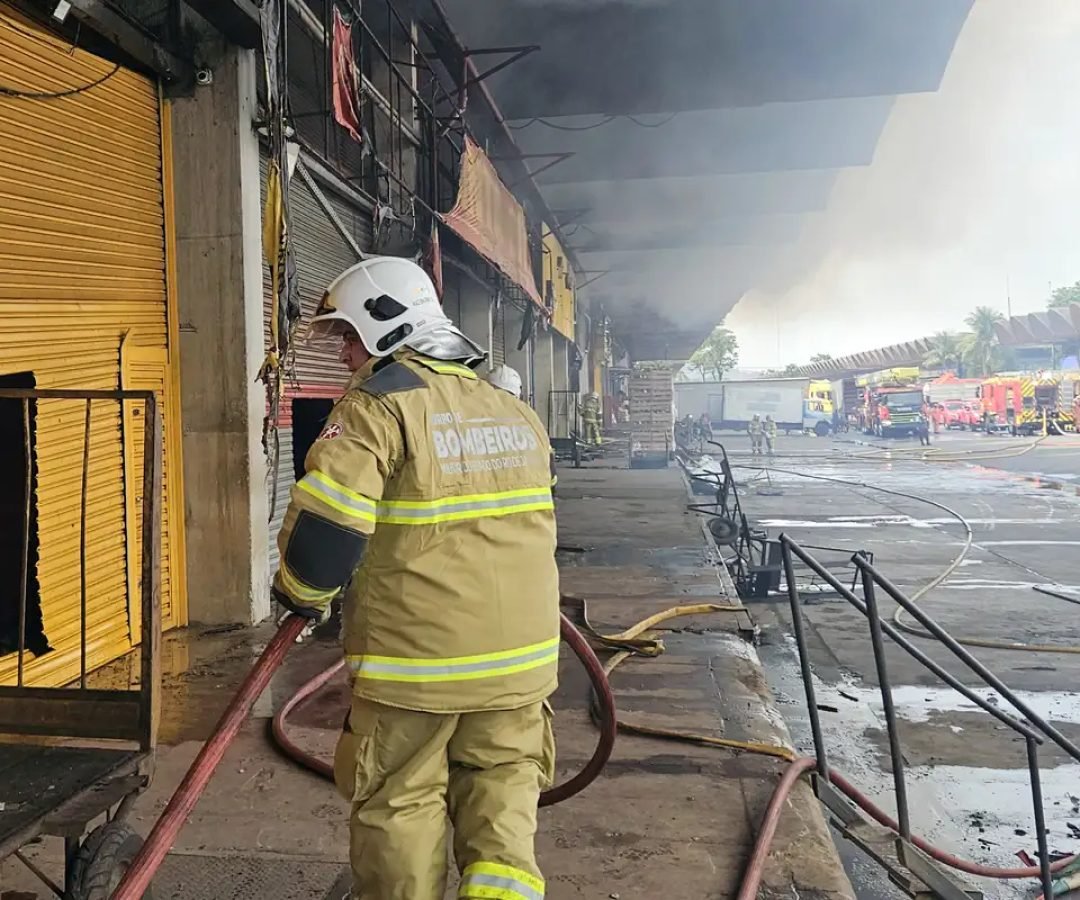 Ceasa informa que 28 lojas foram destruídas por incêndio