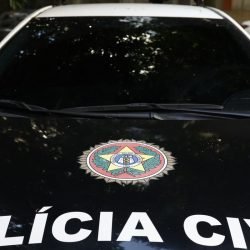 Polícia prende professor universitário que abusou de 4 crianças