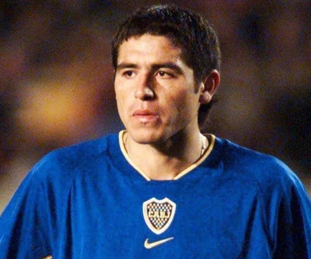 riquelme-boca-juniors-bayern-mundial-2001-e1750428299945.jpg