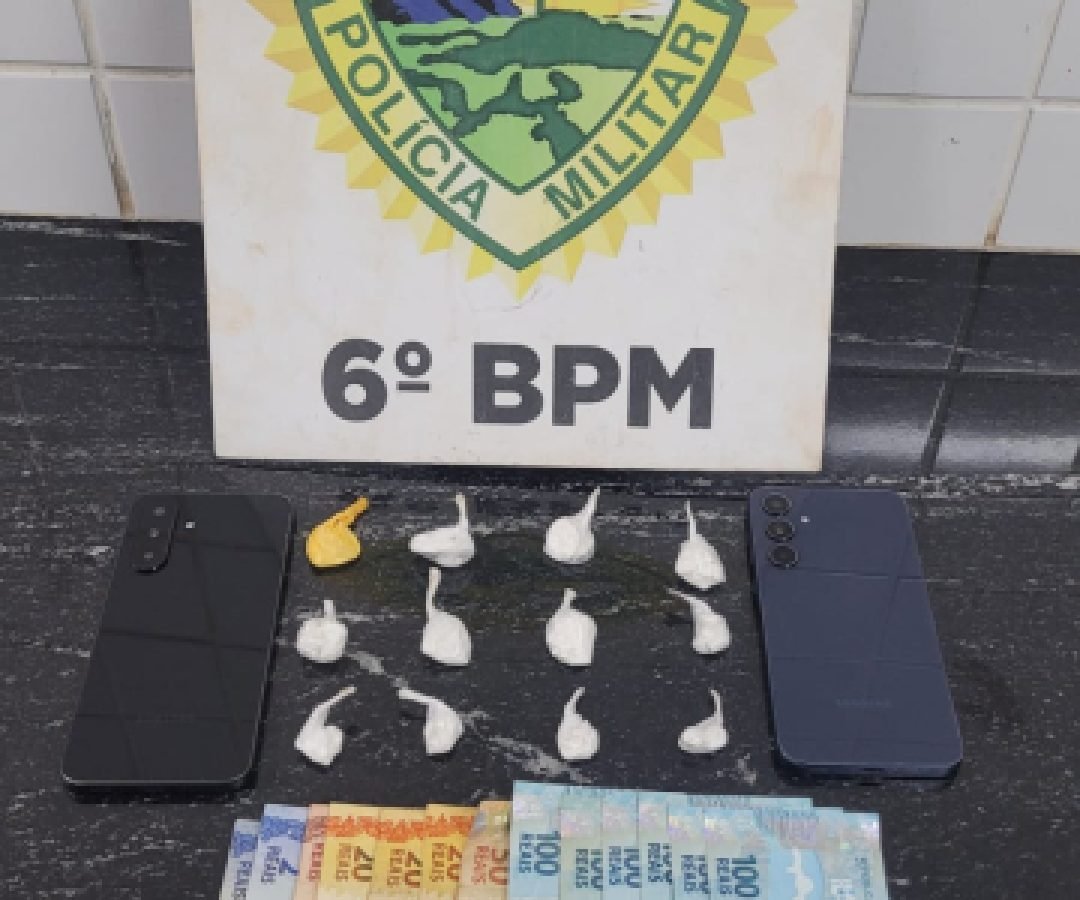 ROCAM prende mulher por tráfico de drogas no bairro São Cristóvão, em Cascavel