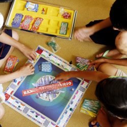 Parte do IR devido pode ir para projetos sociais de crianças e adolescentes no Paraná