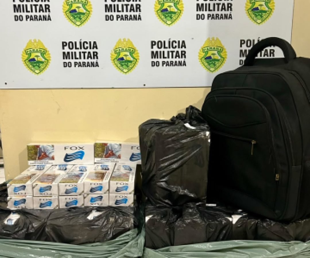 ROTAM apreende 150 pacotes de cigarros contrabandeados em ônibus na rodoviária de Santa Tereza do Oeste
