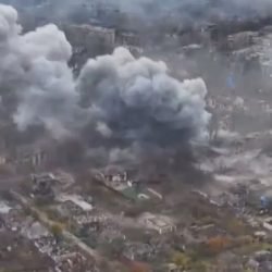 russia-faz-suposto-ataque-aereo-em-vila-na-ucrania.jpeg