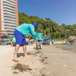 Sanepar retira 8,8 toneladas de lixo das praias do Paraná após Réveillon