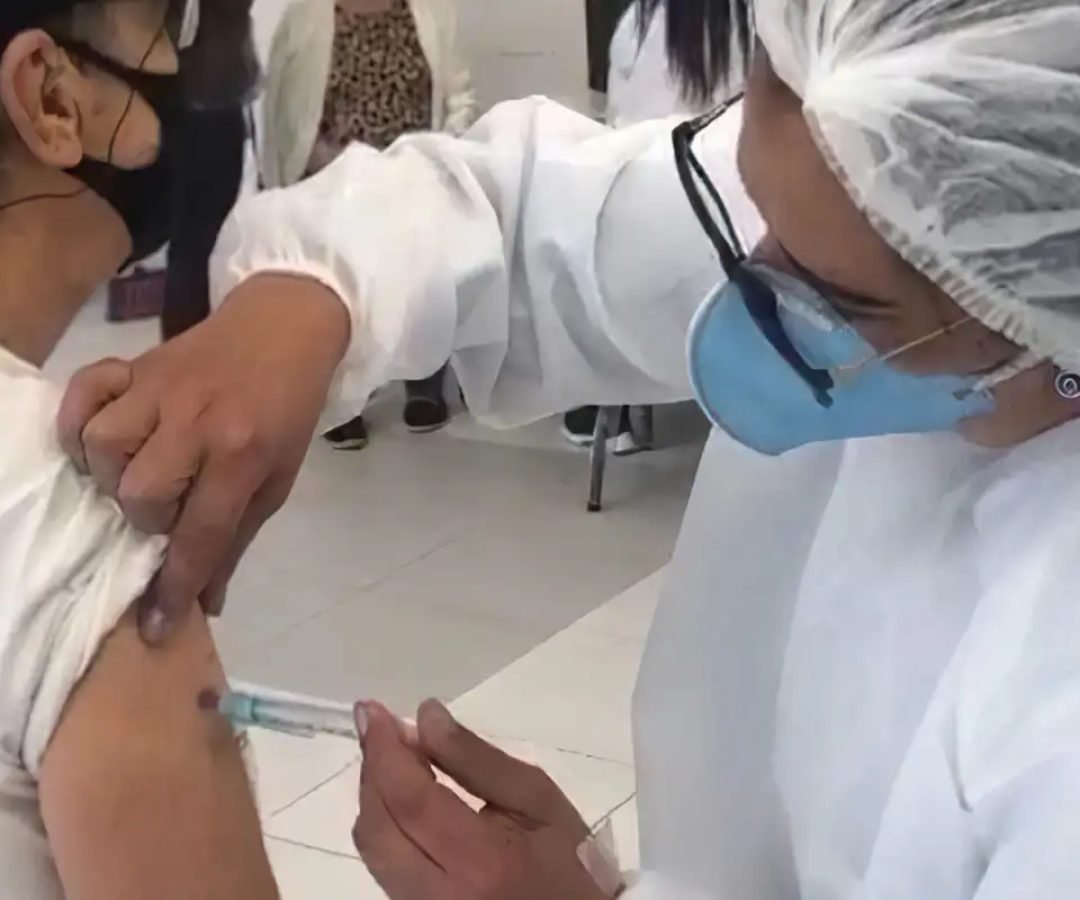 Saúde envia 2,2 milhões de doses da vacina de covid-19 aos estados