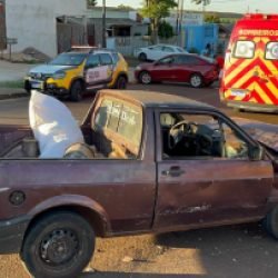 Saveiro e Ônix batem no bairro Interlagos