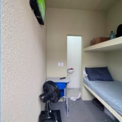 Secretaria da Segurança Pública divulga novas imagens da cela de Filipe Martins em Ponta Grossa