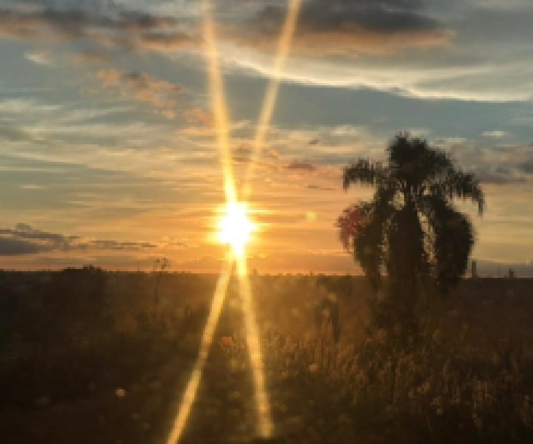Segunda-feira em Cascavel deve ter sol entre nuvens, calor e chance de chuva isolada