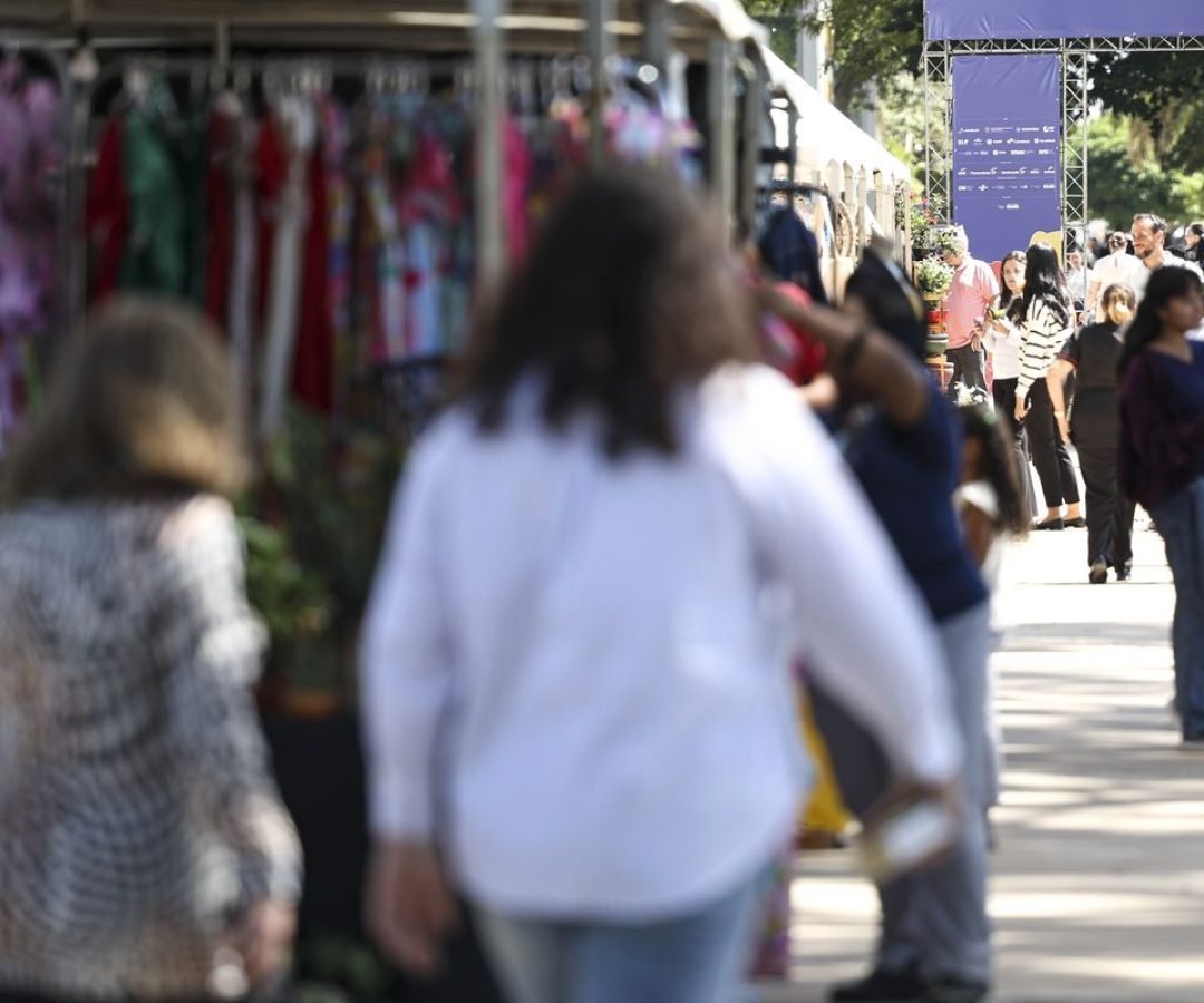 Desemprego no trimestre cai para menor taxa da série histórica