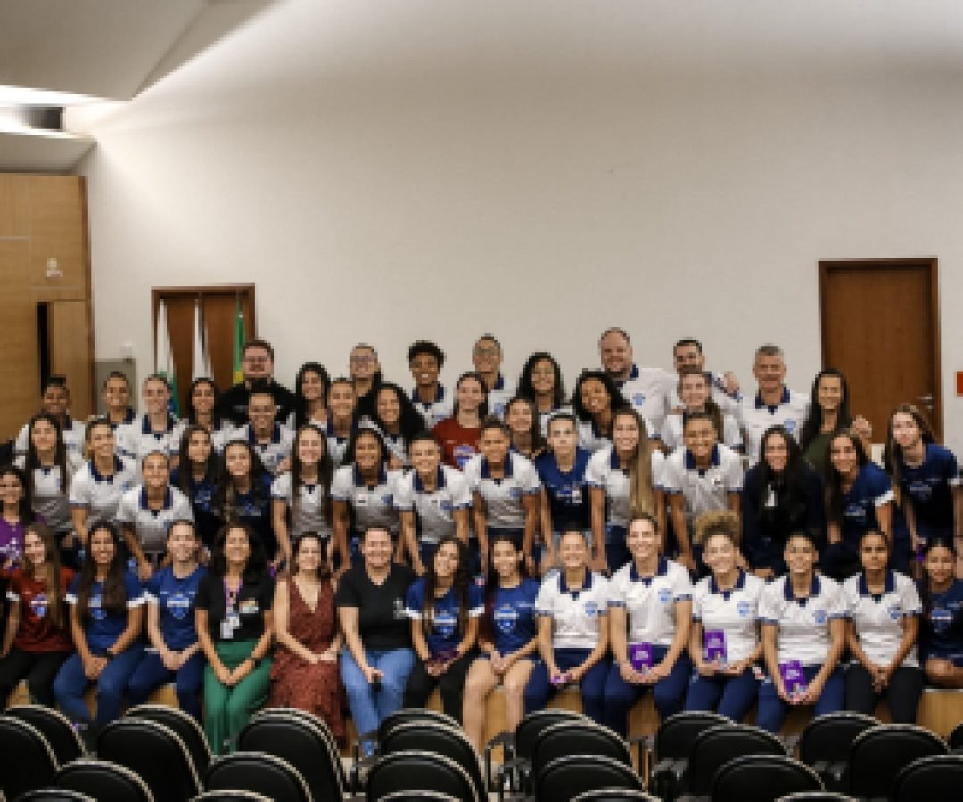 Stein Cascavel Futsal participa do evento Semana da Paz em Casa, em prol aos direitos das mulheres no Fórum de Cascavel