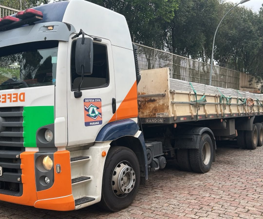 Estado envia 5.200 telhas para Laranjeiras do Sul após vendaval