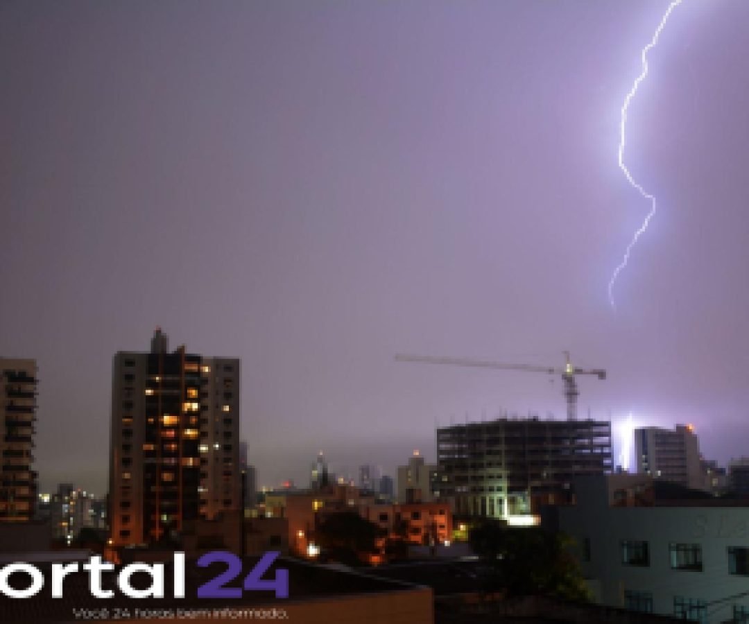 Tempestades intensas elevam número de descargas elétricas em municípios do Paraná