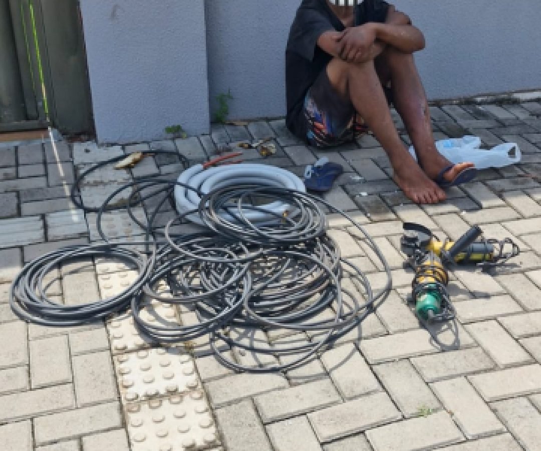 Homem é preso por furtar fios no Lago Municipal