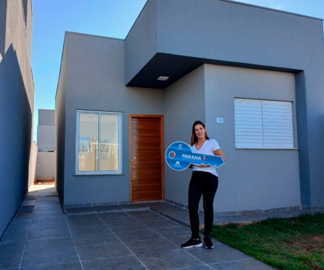 Residencial entregue em Umuarama tem todas as casas subsidiadas pelo Estado