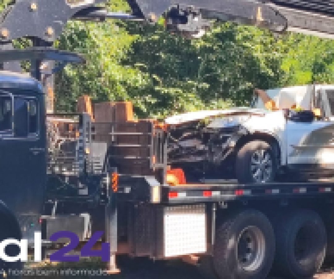 Veículo sai da pista na PR-317 e equipe da PRE realiza sinalização em Toledo