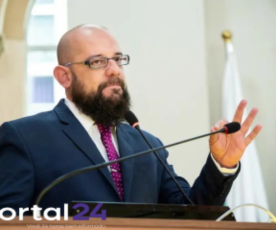 Vereador de Curitiba vota contra a própria emenda após descobrir apoio do PT