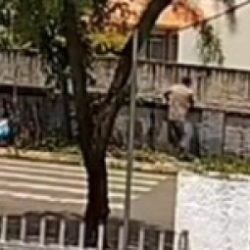 Vídeo mostra homem pulando muro de convento antes de matar freira