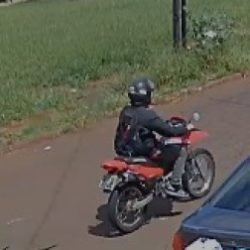 Vídeo mostra jovem andando de moto momentos antes de morrer no Esmeralda