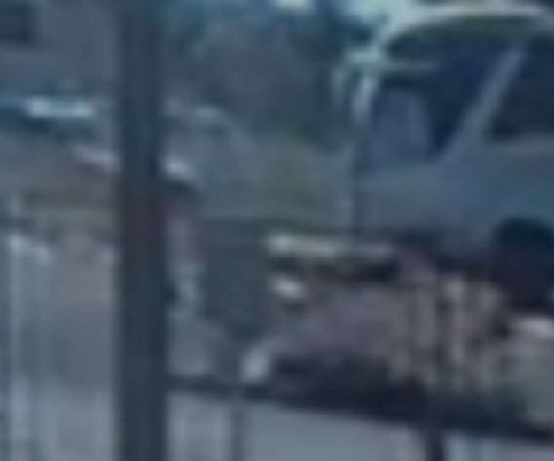 Vídeo mostra ônibus arrastando Corolla em acidente na Tancredo Neves