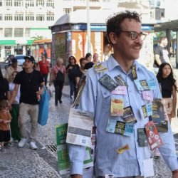 Museu Paranaense abre neste domingo “Vitrine Panfletária”, do artista pernambucano Elilson