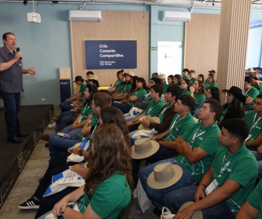 Alunos da rede estadual vencem ideathons do agro e ganham viagem a Curitiba