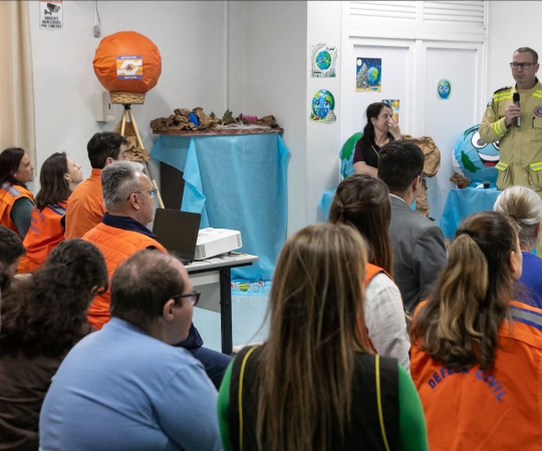 Defesa Civil do Paraná impacta 2 mil pessoas sobre ações de prevenção de riscos