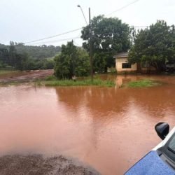 Defesa Civil manda ajuda humanitária a moradores de Goioxim afetados pelas chuvas