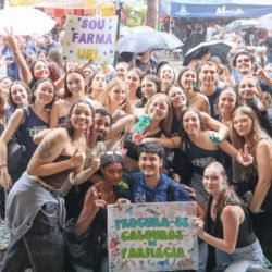 Aprovados na UEL: Vestibafest 2026 registra alegria, chuva intensa, tinta e entusiasmo