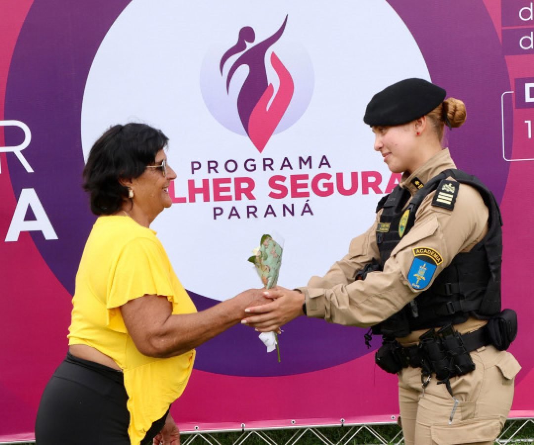 Forças de segurança realizam conscientização de combate à violência contra a mulher