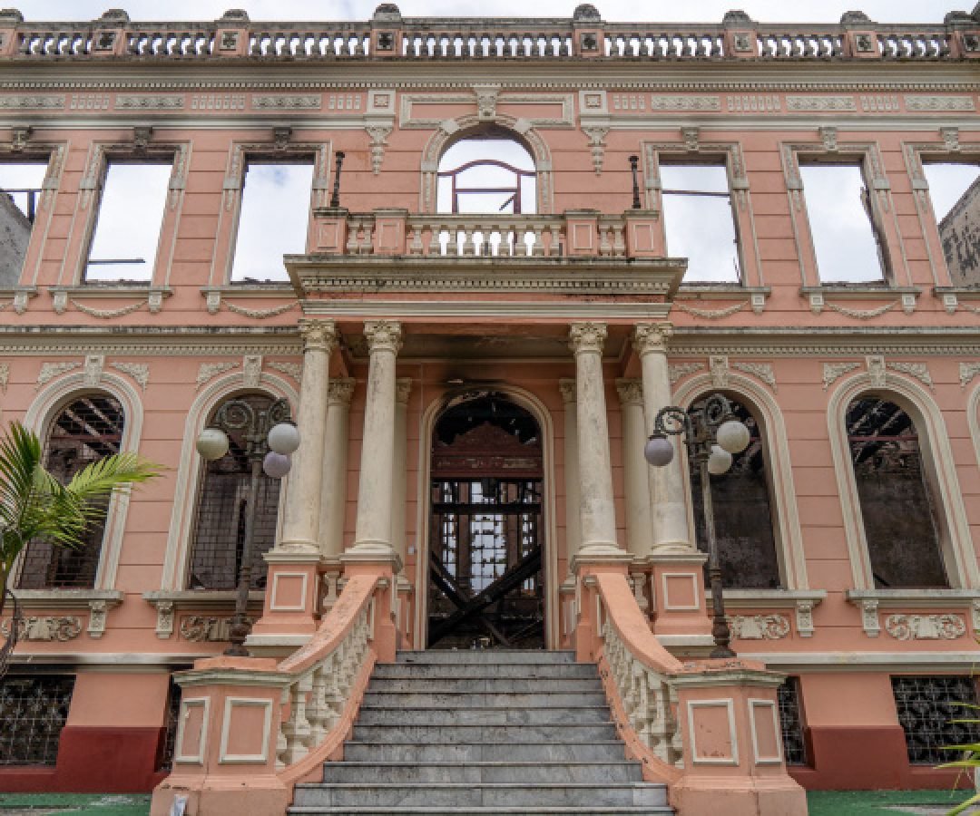 Todos os alunos do Instituto de Educação de Paranaguá retornam às aulas presenciais na segunda