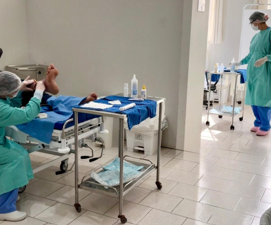 Ambulatório do Estado especializado em lesões de pele complexas supera 40 mil atendimentos