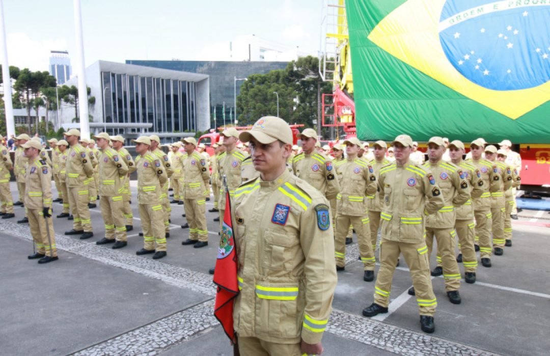 Com posse marcada, Corpo de Bombeiros distribui 851 novos soldados pelo Paraná