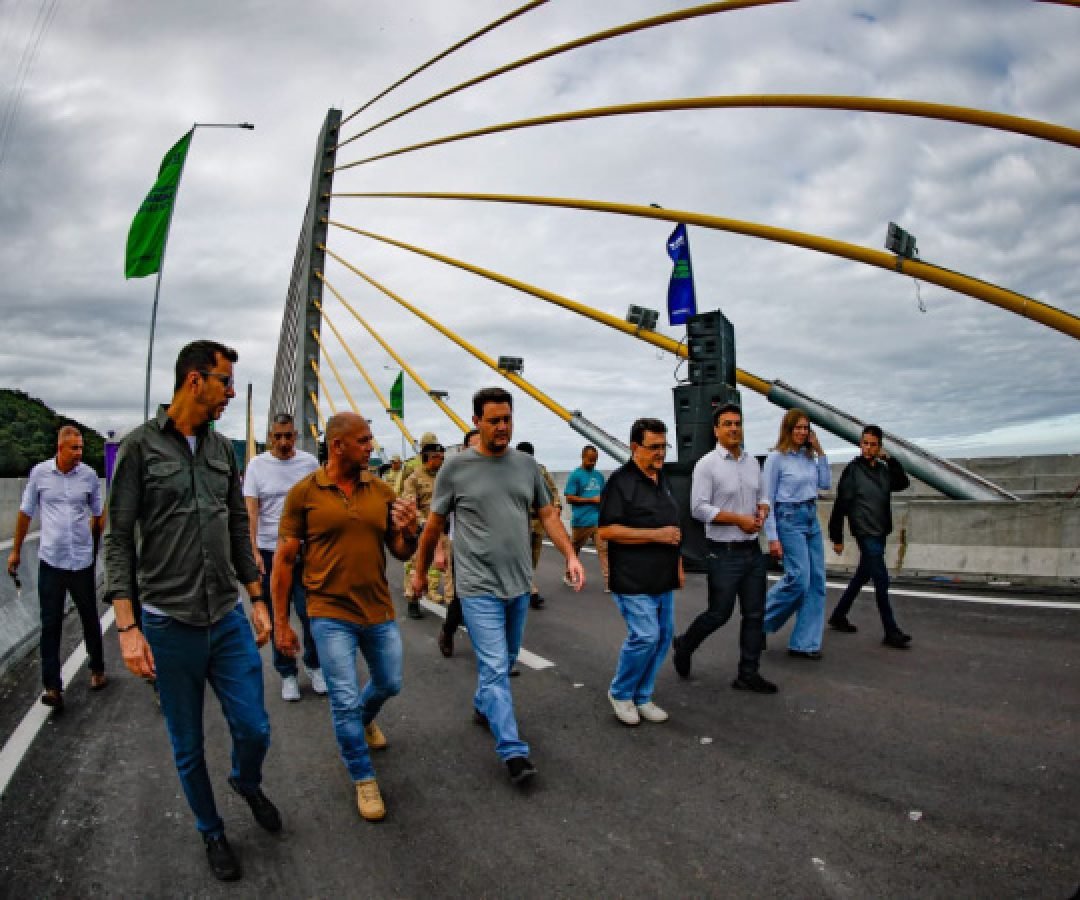 Novo cronograma: Ponte de Guaratuba terá liberação de veículos no sábado, às 11h30