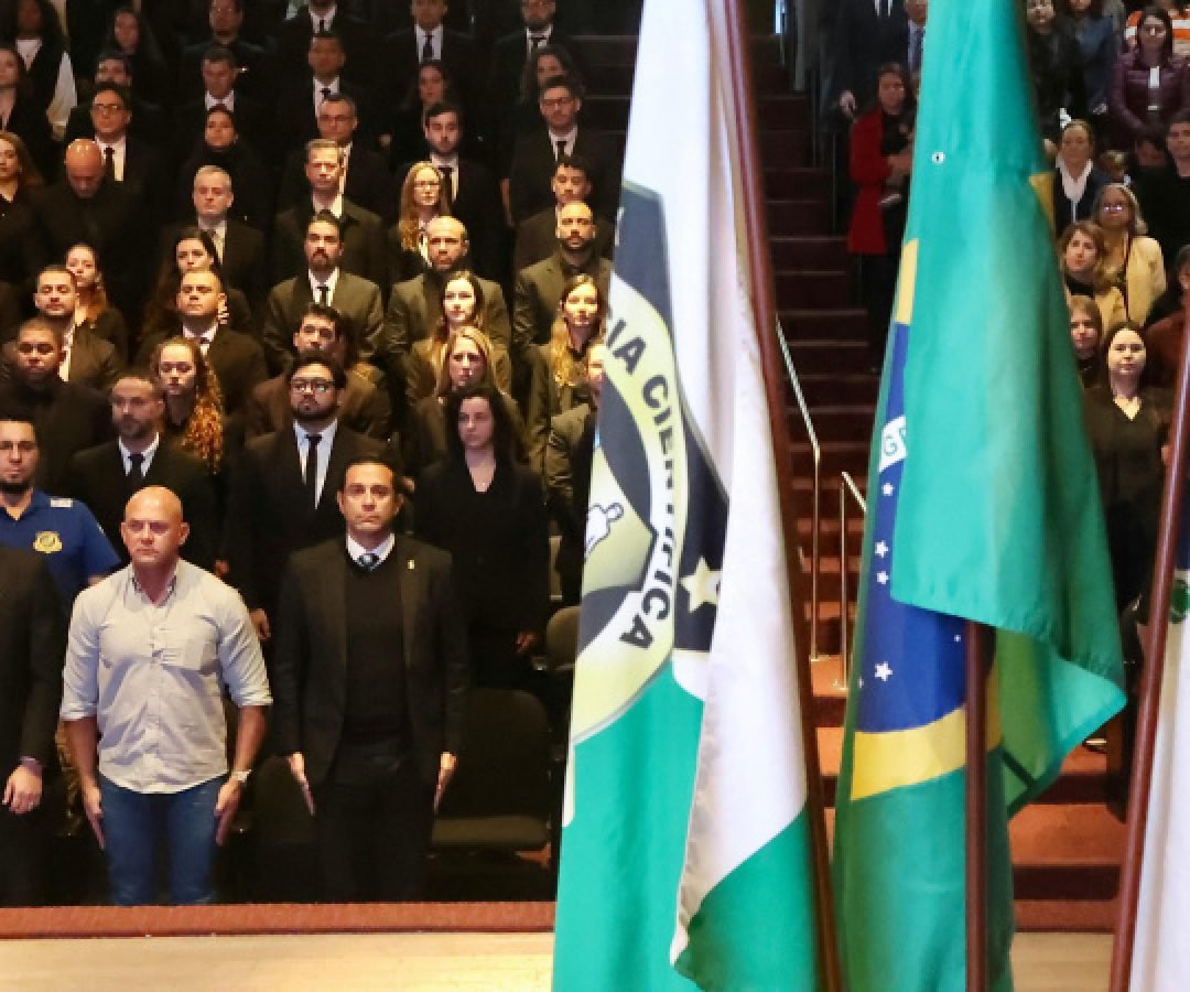 Posse de 136 novos peritos e técnicos reforça atuação da Polícia Científica do Paraná