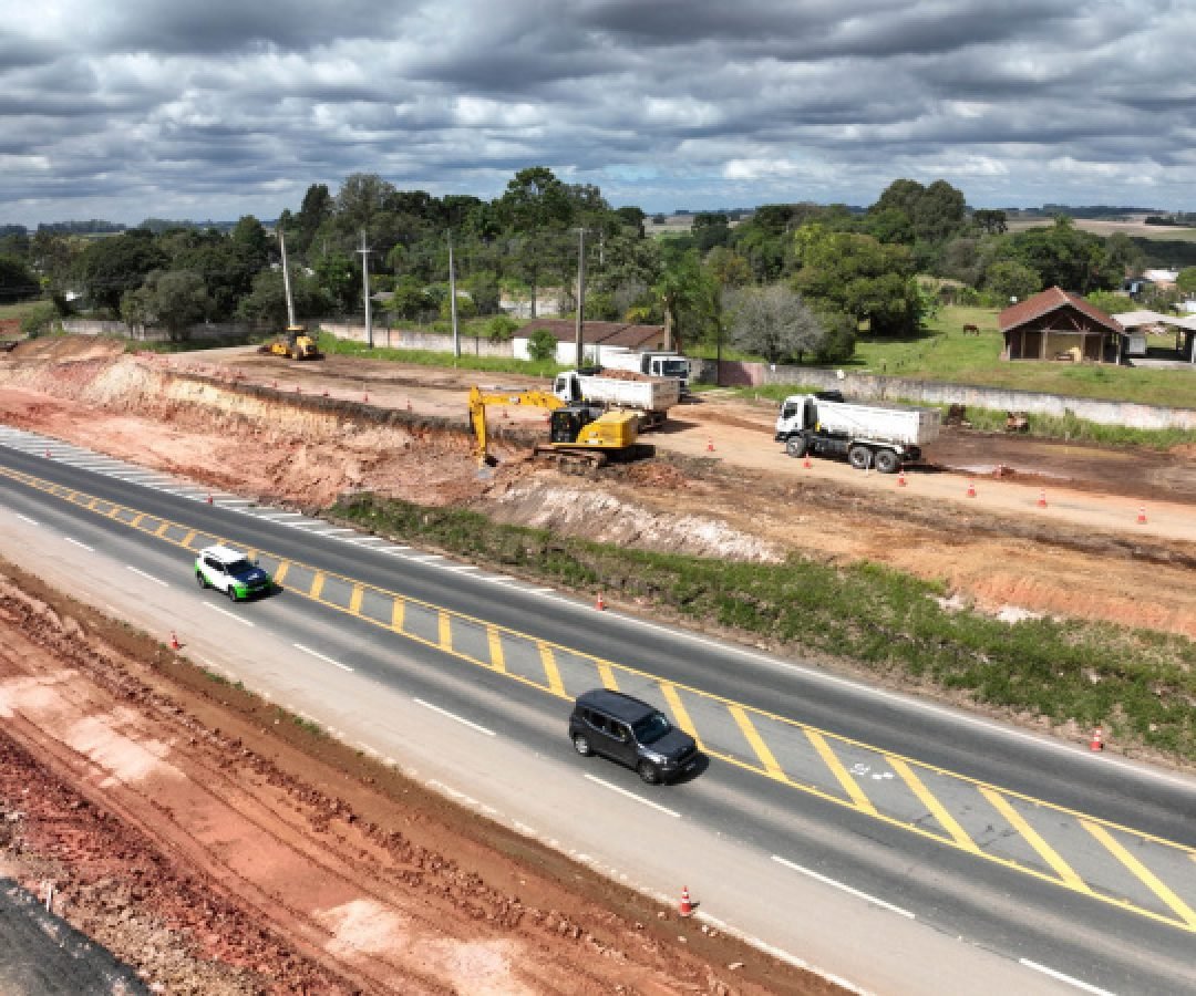 Duplicação da BR-277 em Palmeira e Irati segue avançando nos serviços de terraplenagem