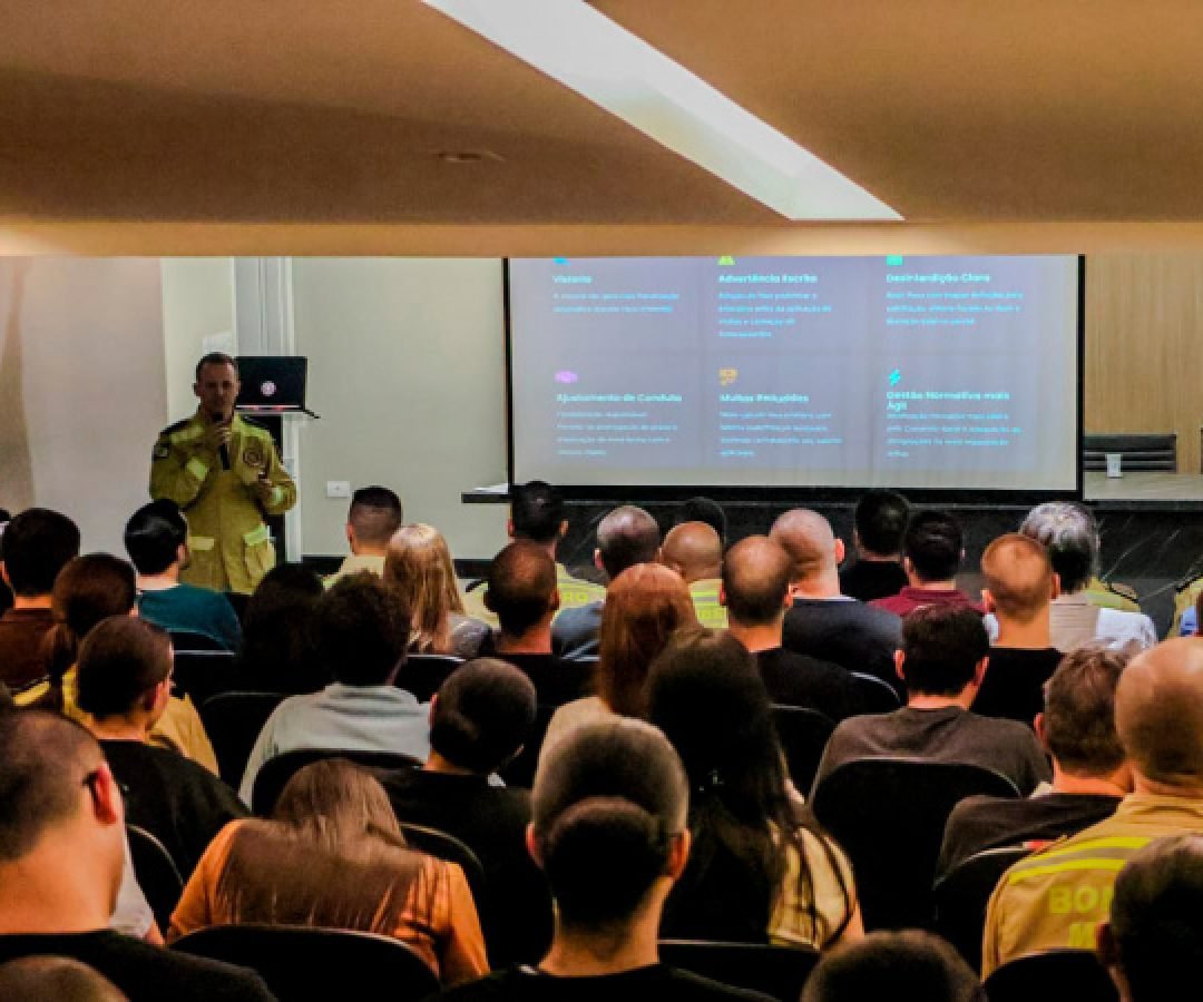 Palestra do Corpo de Bombeiros aborda novas normas de segurança contra incêndio