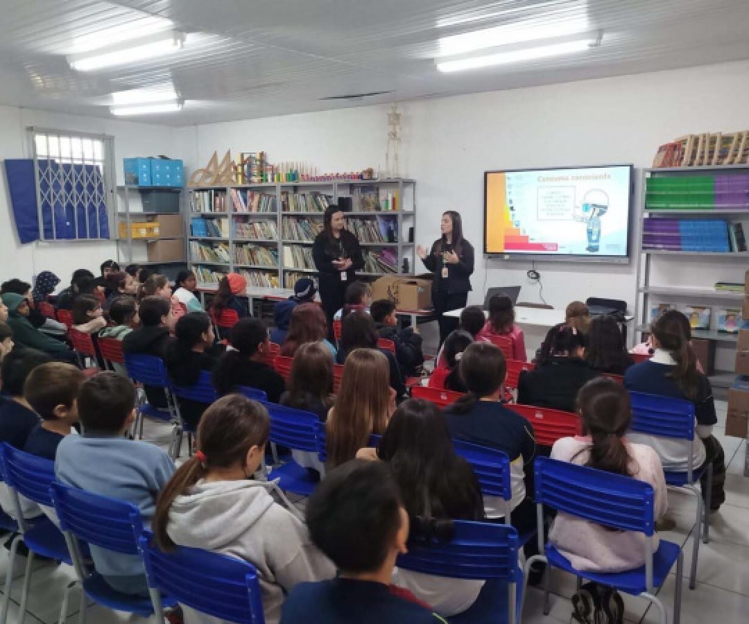 Copel orienta estudantes de Pato Branco sobre uso seguro e eficiente de energia elétrica