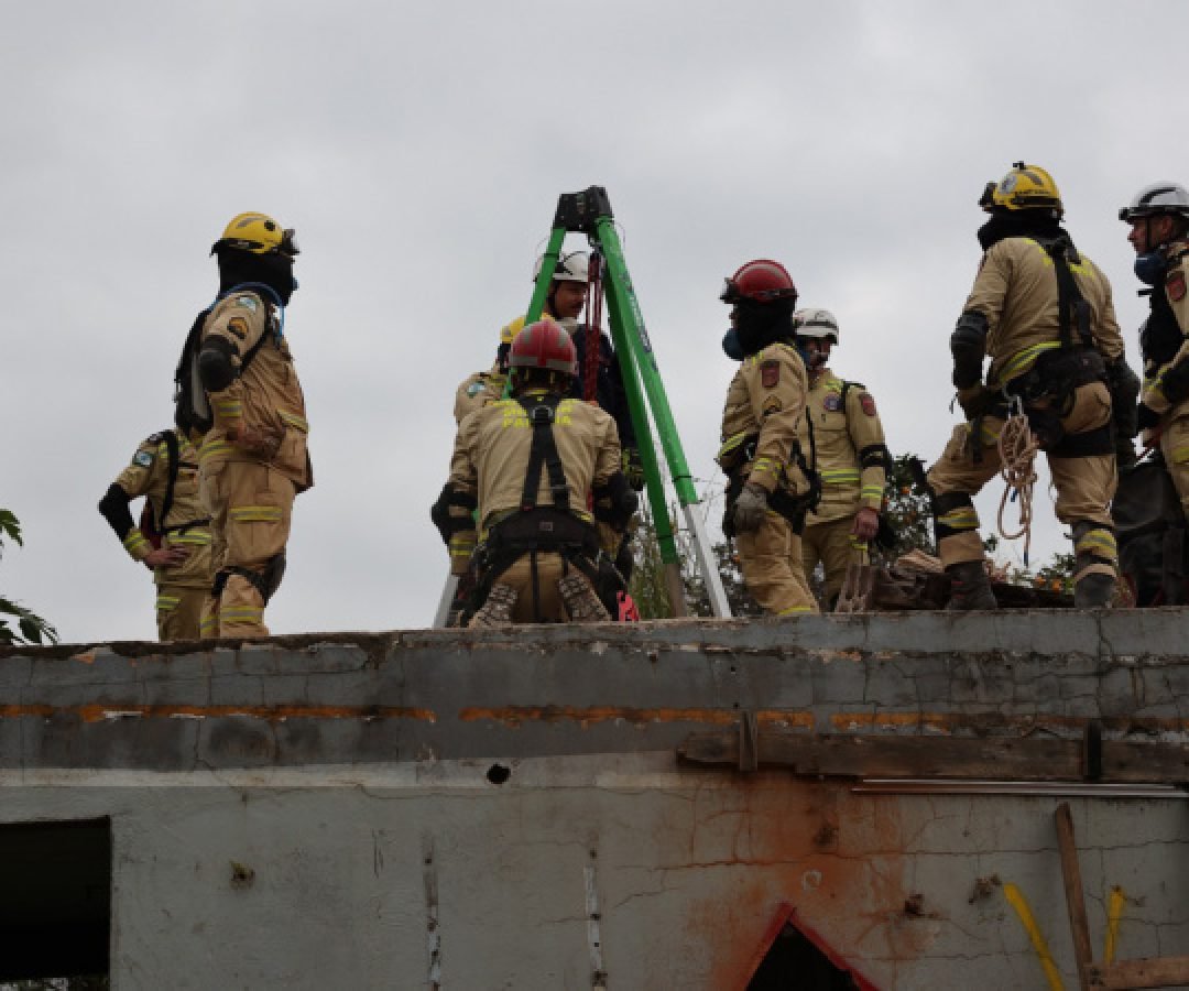 Bombeiros do Paraná participam de simulado com corporações de SC e RS para resposta a desastres