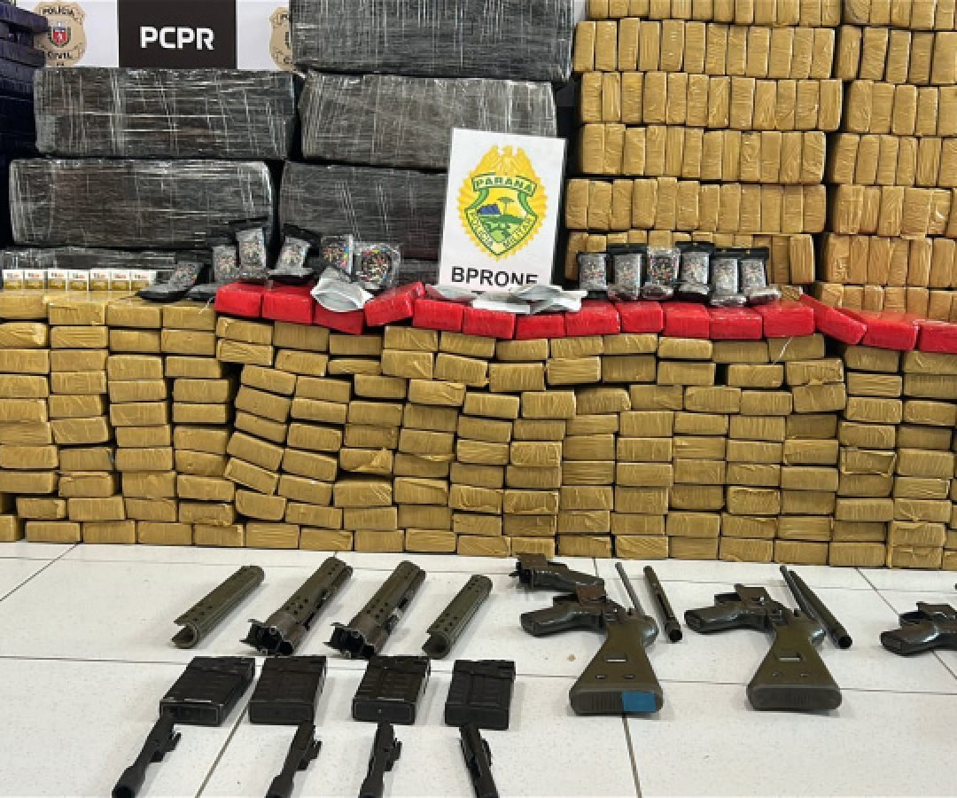 PMPR apreende mais de 660 quilos de maconha e peças de fuzis na Região Metropolitana de Curitiba