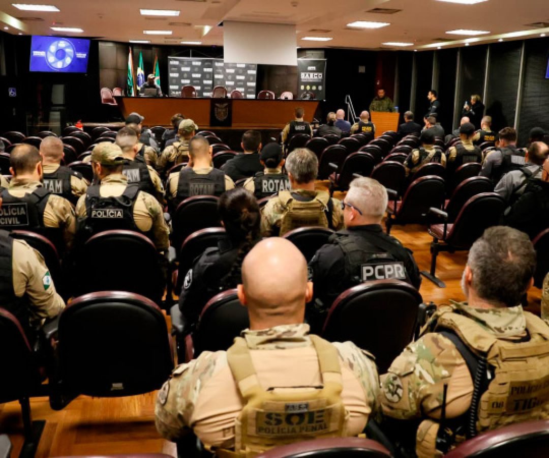 Forças de segurança e MPPR deflagram operação com 559 mandados contra integrantes de facção criminosa
