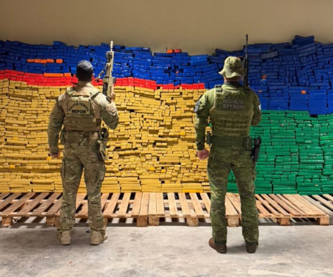 Ações integradas da PMPR e Polícia Federal apreendem 2,7 toneladas de maconha