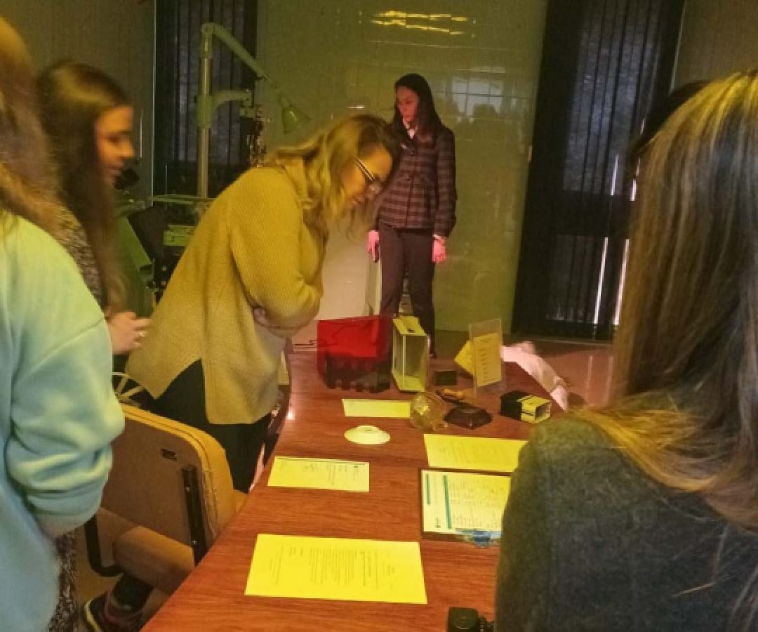 "Sala do Crime" do Museu de Ciências Forenses transforma perícia em experiência interativa