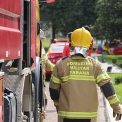 Riscos de incêndios, corte de energia e acidentes de trânsito: soltar balão é crime no Brasil