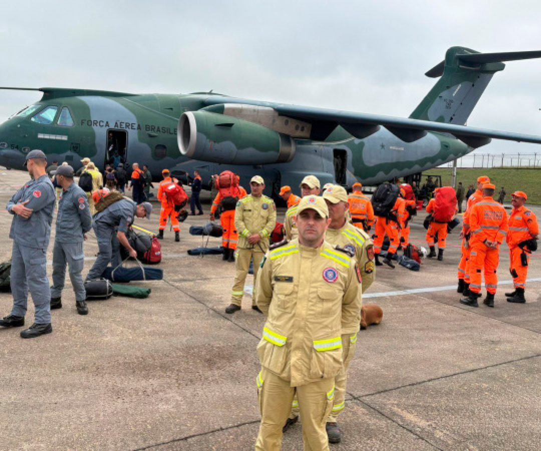 Bombeiros do Paraná embarcam para socorrer vítimas do terremoto na Venezuela