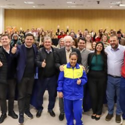 Em encontro com APAEs, Piana reforça compromisso do Estado com a educação especial