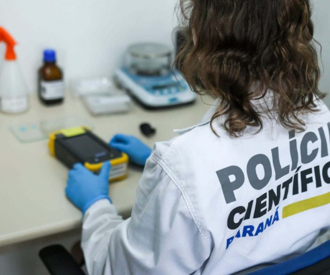 De testes de rotina às novas drogas: como a Polícia Científica identifica as substâncias apreendidas